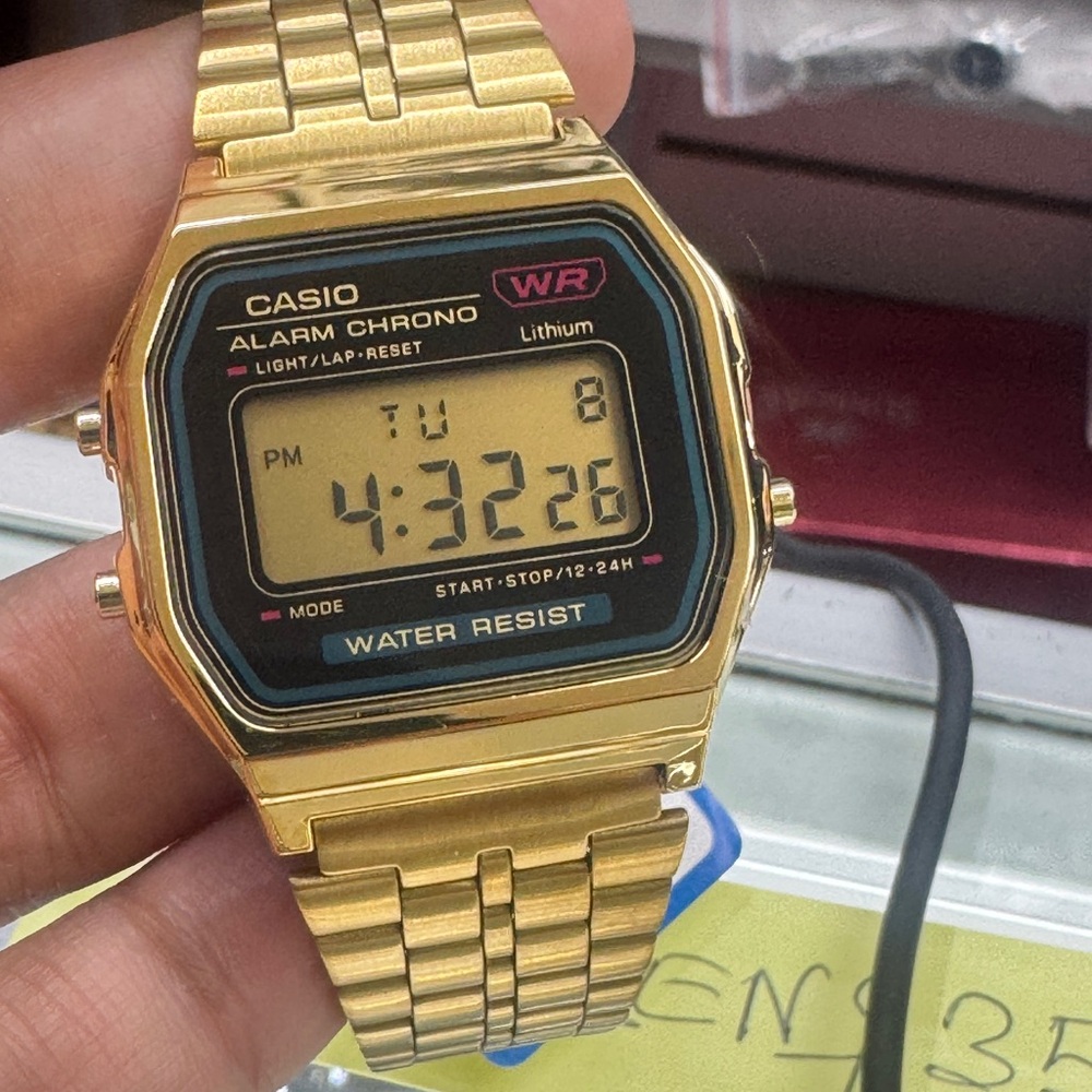 Casio Unisex Size Watch . 
For Men or Women or Young Teen
Diameter : 34mm